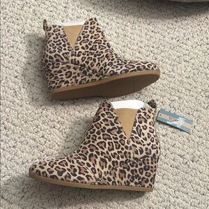 TOMS Kelsey Leopard Print Wedge Ankle Boots